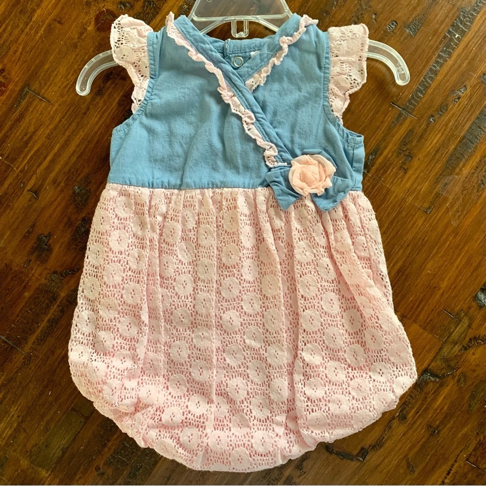 Baby Essentials Onesie Romper, size 9 months